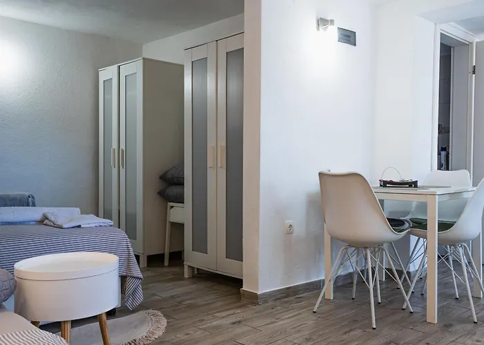 Apartment Ban