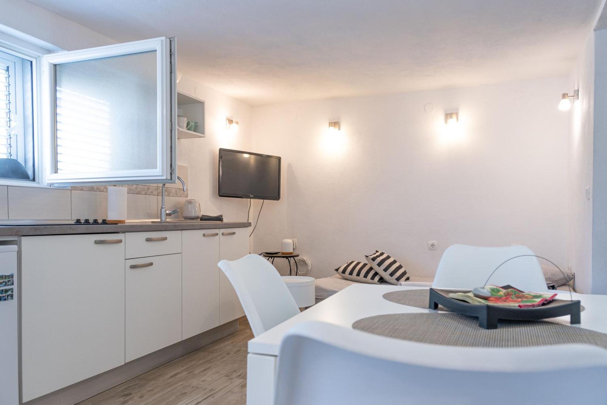 Ban Apartment