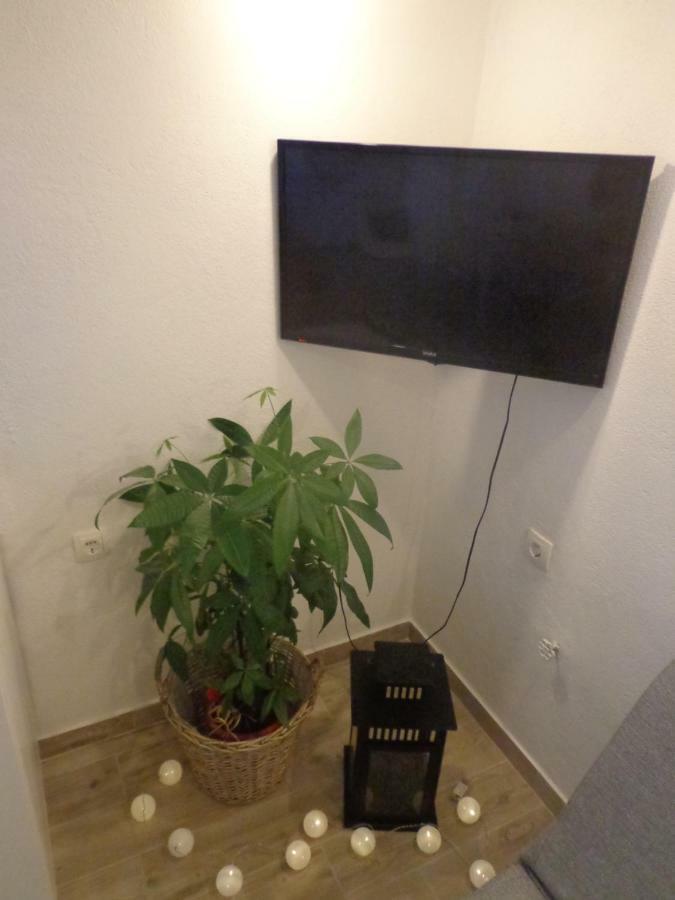 Ban Apartment *